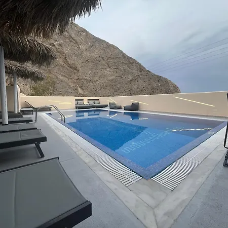 Lucia Aparthotel Perissa (Santorini)
